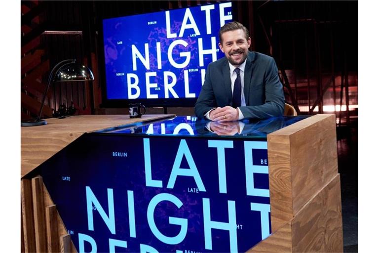 Politik statt Show: ProSieben-Entertainer Klaas Heufer-Umlauf hat in seiner Sendung „Late Night Berlin“ Kinderreporter auf die Kanzlerkandidaten Laschet und Scholz angesetzt. Foto: Annette Riedl/dpa