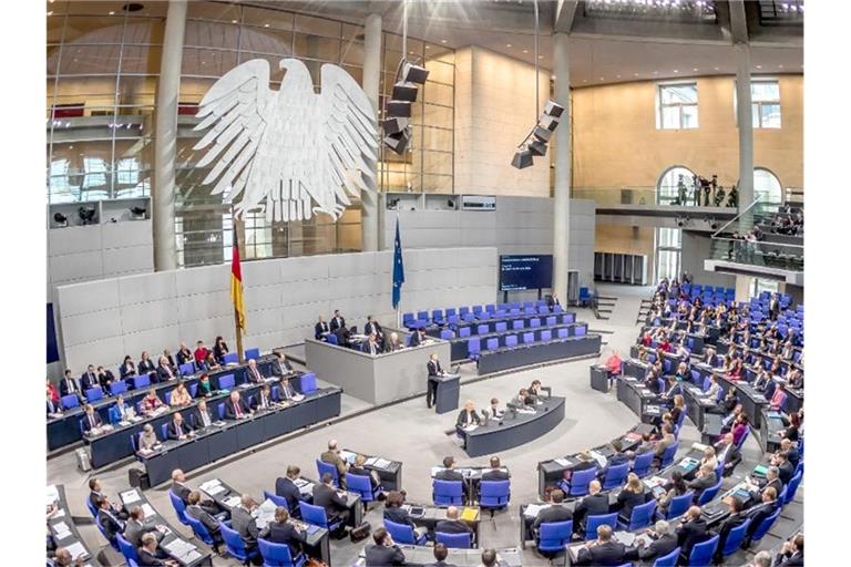 Politische Parteien finanzieren sich in Deutschland vor allem durch Mitgliedsbeiträge, Geld vom Staat und Spenden. Foto: Michael Kappeler/dpa