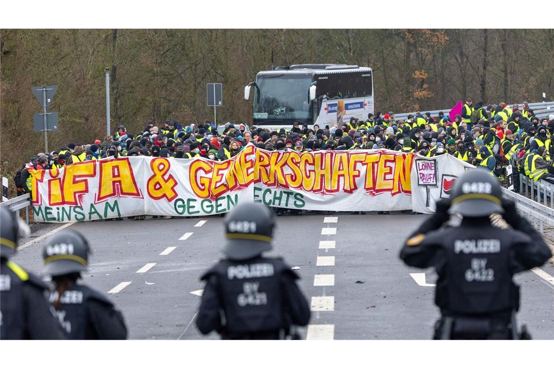 Polizei und Demo-Organisatoren wollen Bilanz ziehen.