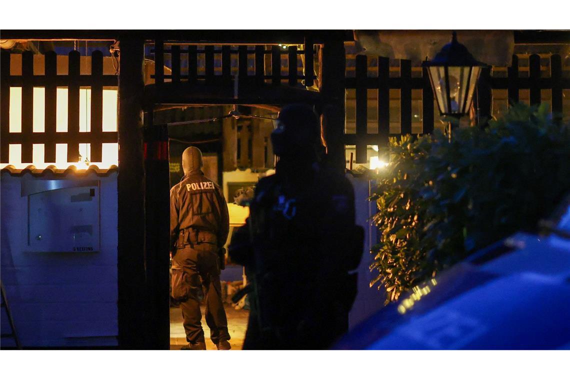 1.200 Polizisten bei Razzia gegen "Hells Angels" im Einsatz