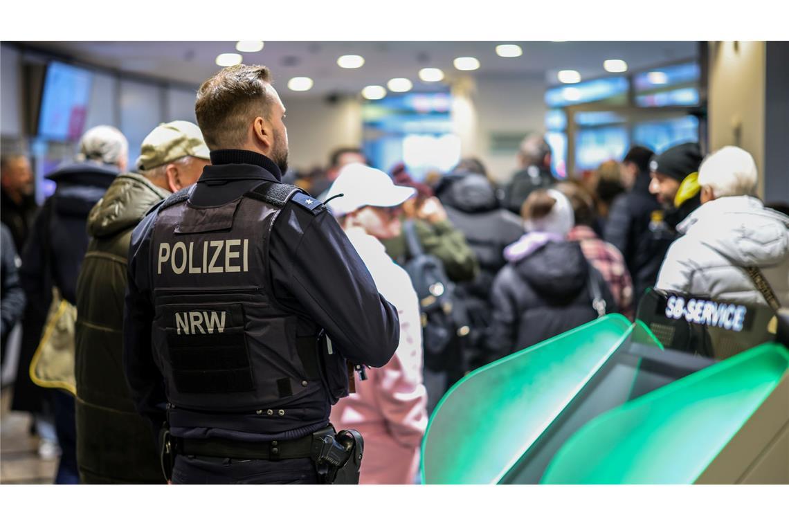 Loch im Tresorraum löst Ansturm besorgter Bankkunden aus