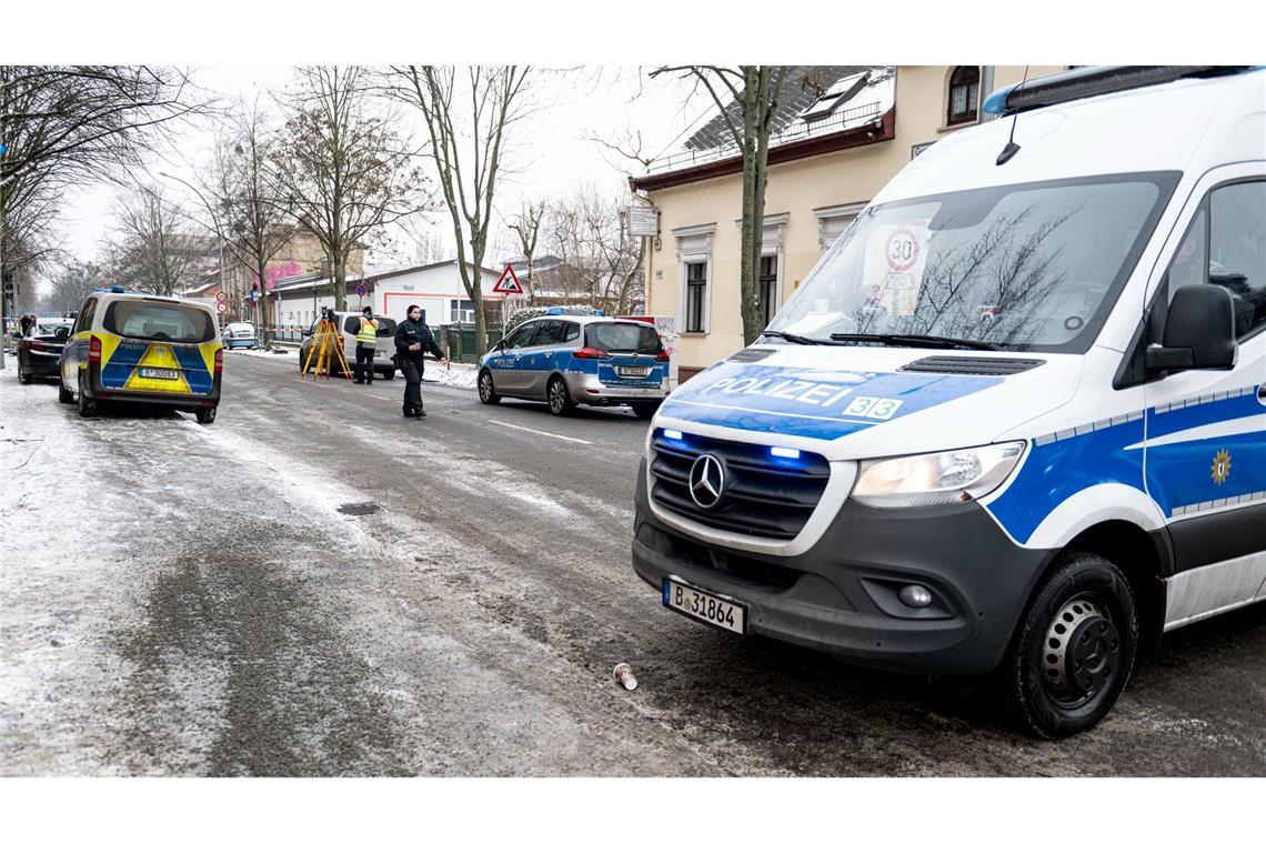 Polizeieinsatz Ende Januar 2025 in Berlin-Weißensee, nachdem Schüsse auf einen Mann abgefeuert wurden.