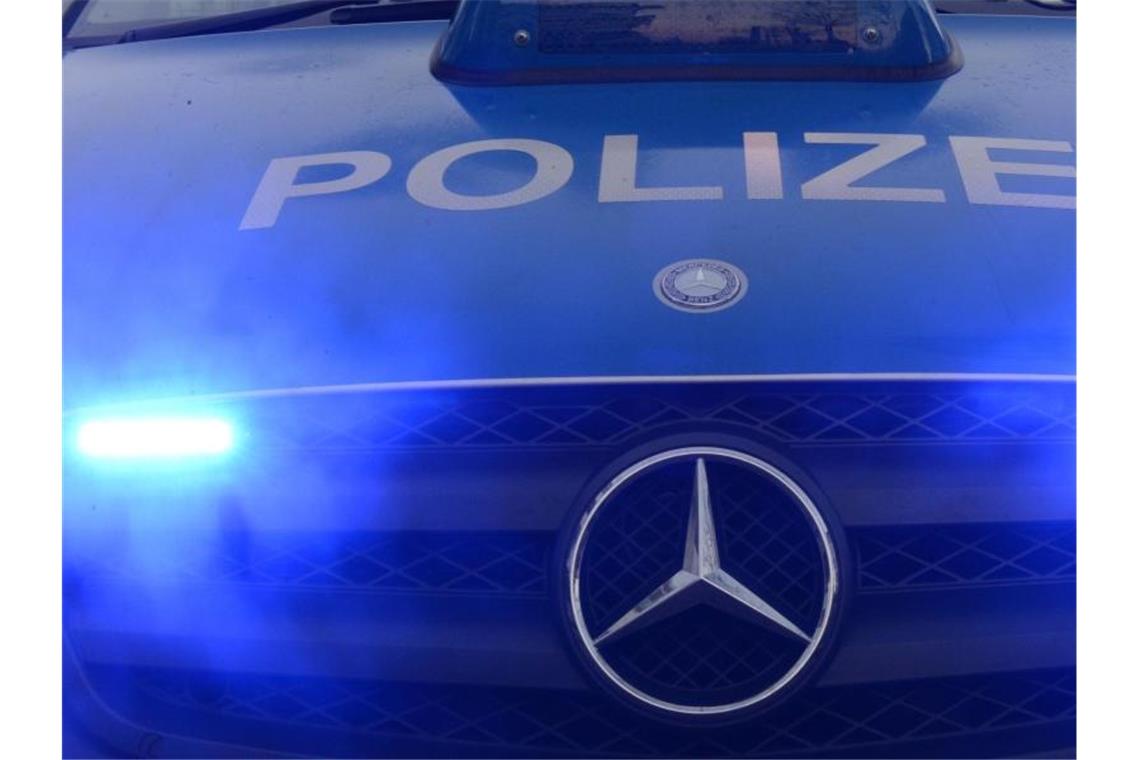 Betrunkener Fahrer verprügelt Polizisten bei Kontrolle