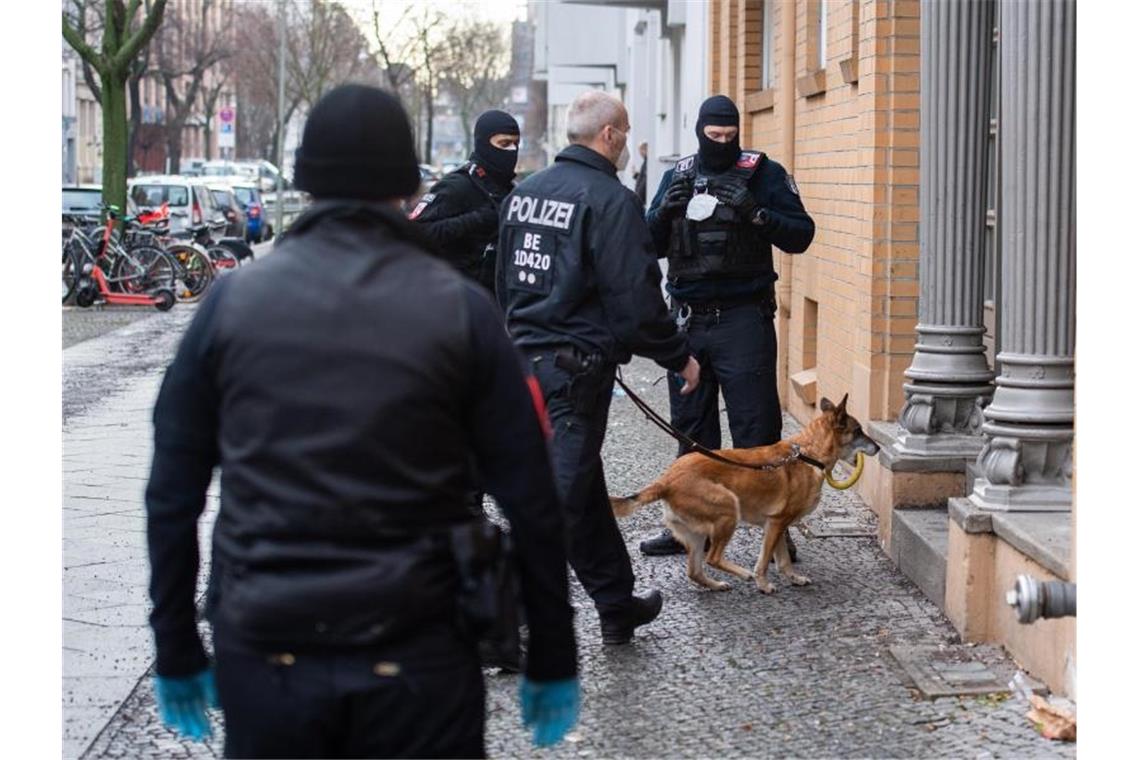 Kriminellen-Chats geknackt: Schlag gegen Clan-Kriminelle