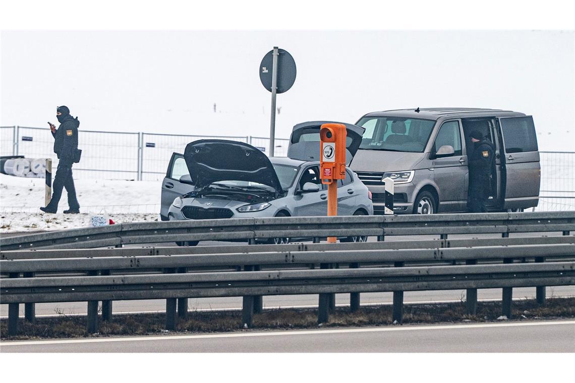 Polizisten hatten den Wagen nachts auf der Autobahn 3 bei Wiesent (Landkreis Regensburg) gestoppt.