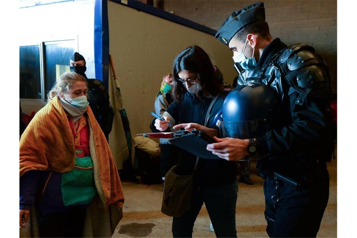 Empörung nach illegaler Massenparty in Frankreich
