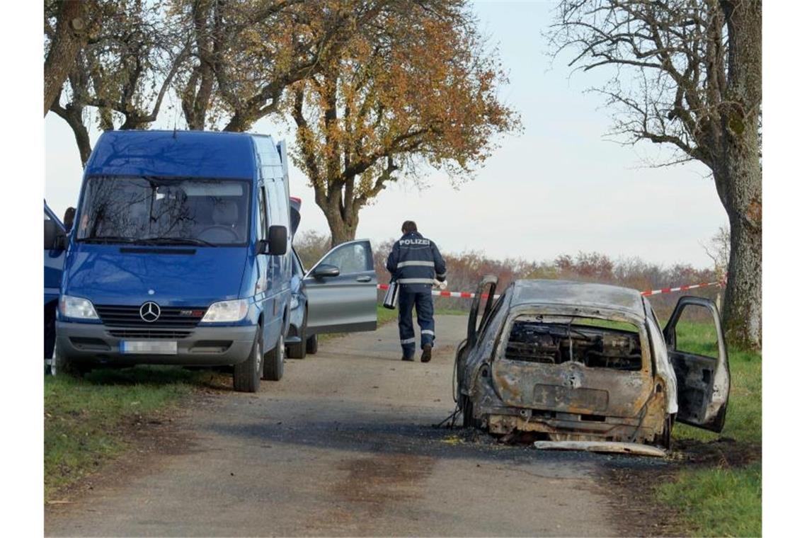 Frau in eigenem Auto angezündet: Mordprozess startet