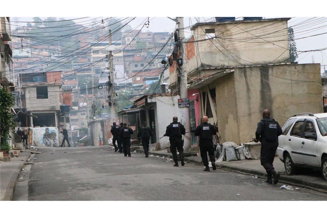 Schlag gegen Drogenbande: 64 Tote bei Polizeieinsatz in Rio Schlag gegen Drogenbande: 64 Tote bei Polizeieinsatz in Rio