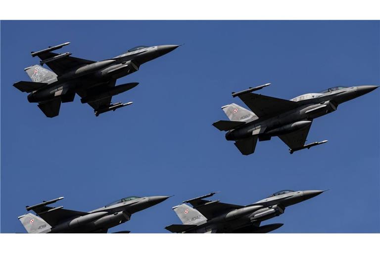 Polnische Kampfjets bei einer Militärparade im August 2024. (Archivbild).