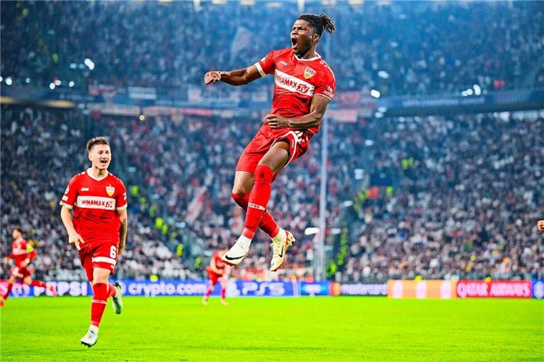 Positive Italien-Erfahrung: Hoch hinaus ist es im Oktober 2024 gegangen, als El Bilal Touré in Turin das späte Siegtor für den VfB Stuttgart erzielte.