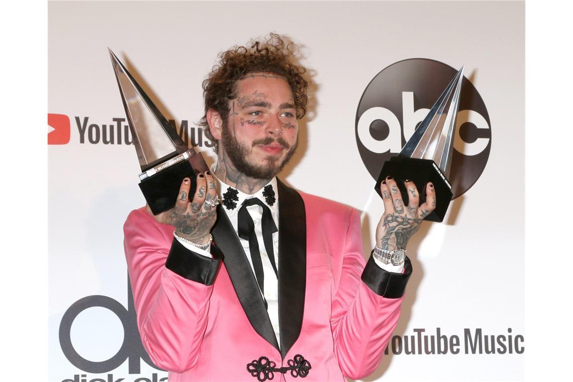 Post Malone (hier bei den American Music Awards 2018) geht in diesem Jahr mit gleich 8 Nominierungen ins Rennen.