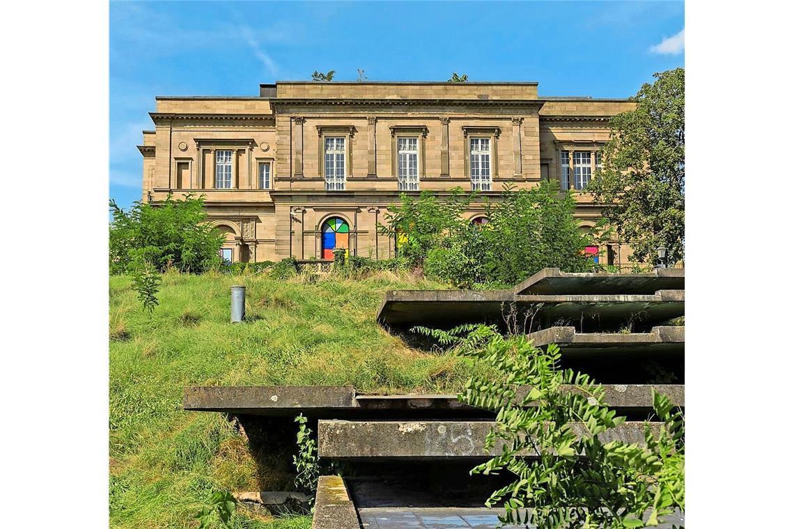 Prachtbau mit mehr als nur Instandhaltungsmängeln: Die Villa Berg im Stuttgarter Osten harrt ihrer Sanierung. Das kann wegen der Finanzkrise der Stadt noch etliche Jahre dauern.