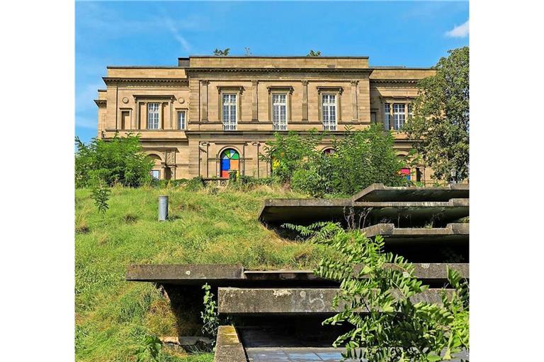 Prachtbau mit mehr als nur Instandhaltungsmängeln: Die Villa Berg im Stuttgarter Osten harrt ihrer Sanierung. Das kann wegen der Finanzkrise der Stadt noch etliche Jahre dauern.
