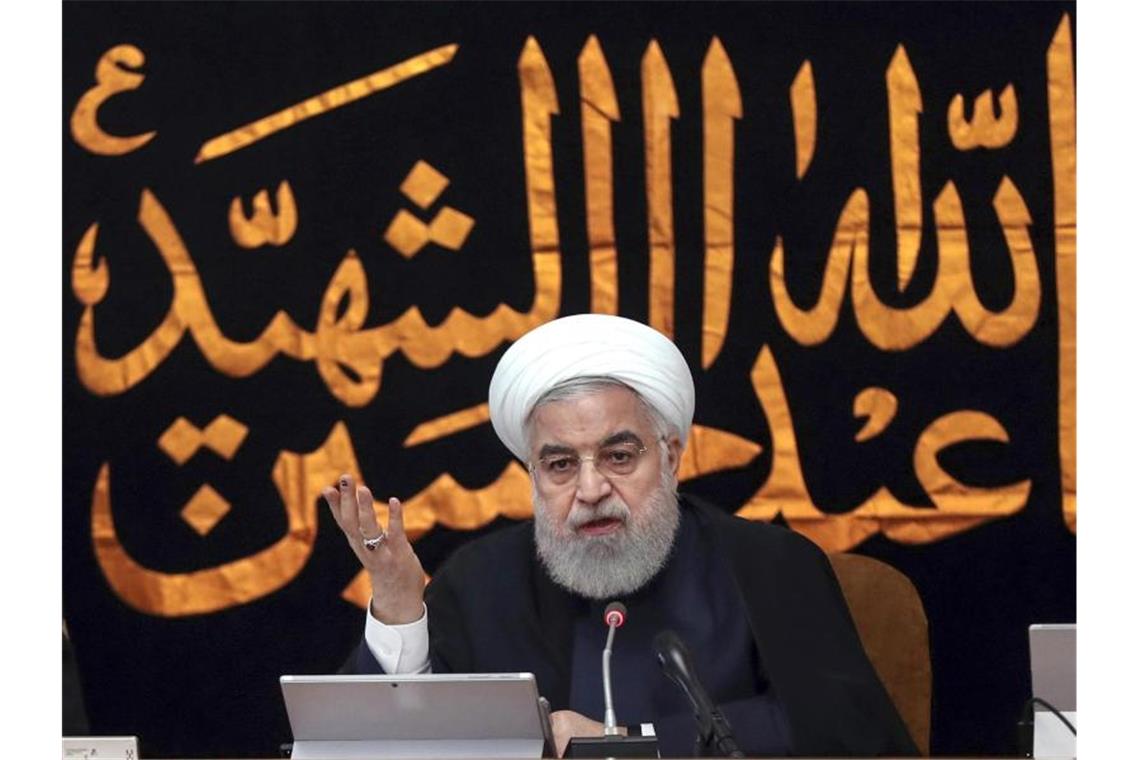 Präsident des Irans, Hassan Ruhani, droht den Verhandlungspartnern. Foto: -/Office of the Iranian Presidency/AP/Archiv