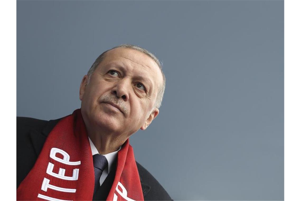 Migrantenzustrom: Athen ruft EU zur Aufnahme von Kindern auf Präsident Erdogan hat erneut damit gedroht, die Grenzen nach Europa für syrische Flüchtlinge zu öffnen. Foto: Pool Presidential Press Service/AP