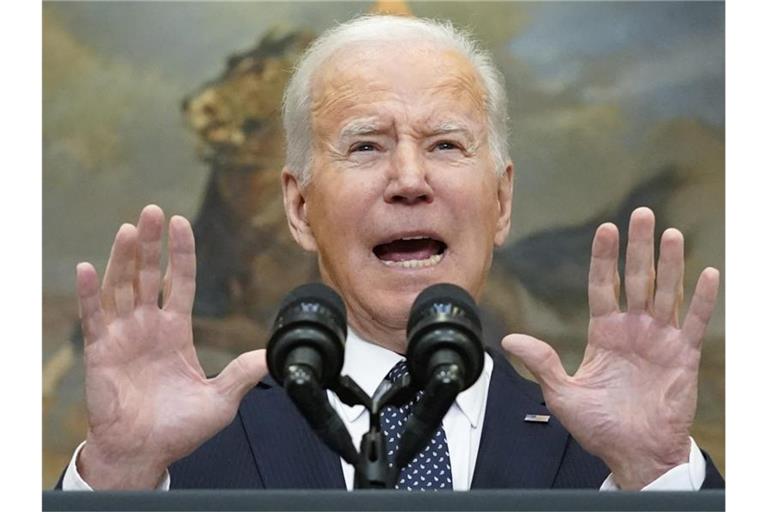 Präsident Joe Biden spricht im Roosevelt Room des Weißen Hauses über den Ukraine-Konflikt. Foto: Alex Brandon/AP/dpa