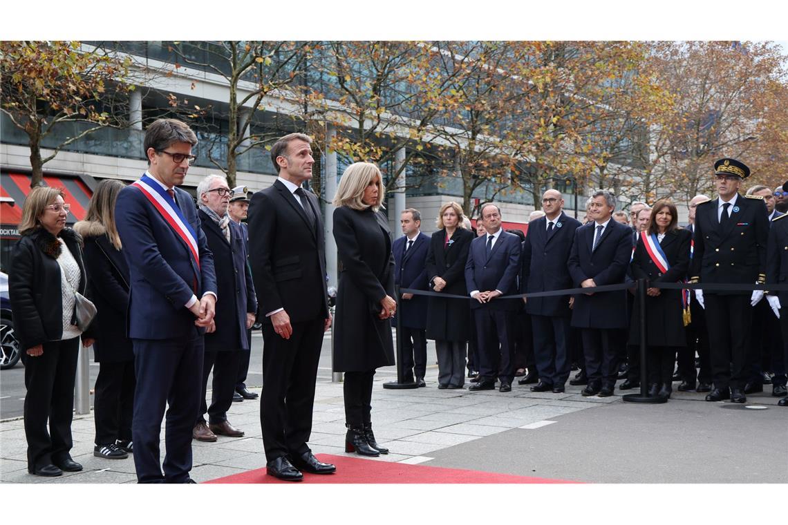 Präsident Macron wird an Gedenkveranstaltungen an allen Anschlagsorten teilnehmen.