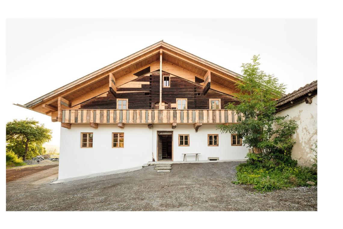 Preis: Maximilian Hartinger Architekt: „Haus mit gehobenem Dach“, Tiefenbach (bei Passau).