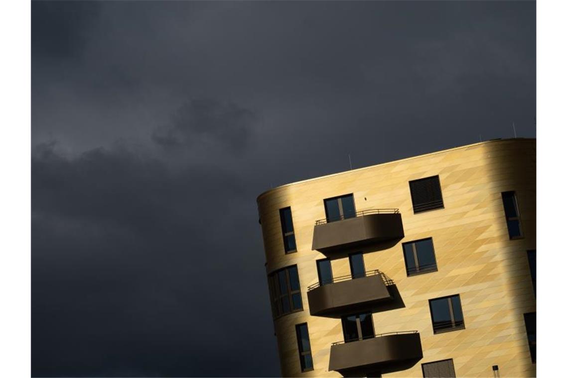 EU-Risikorat: Überbewertungen am deutschen Immobilienmarkt Preise für Häuser und Wohnungen in Deutschland sind in der Vergangenheit immer weiter gestiegen. Nun warnt der EU-Risikorat vor Überbewertungen. Foto: Sebastian Gollnow/dpa