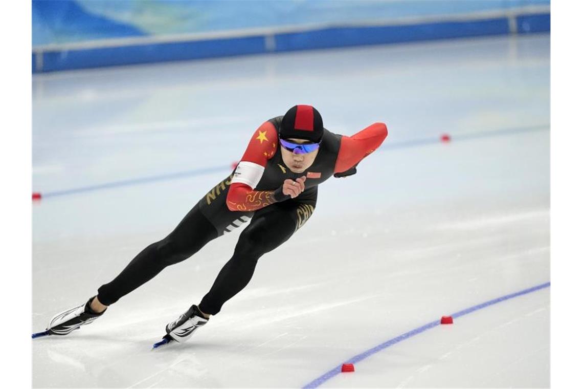 Tingyu Gao gewinnt erstes Eisschnelllauf-Gold für China Premiere: Tingyu Gao gewann als erster Eisschnellläufer für China eine Goldmedaille bei Olympischen Winterspielen. Foto: Ashley Landis/AP/dpa
