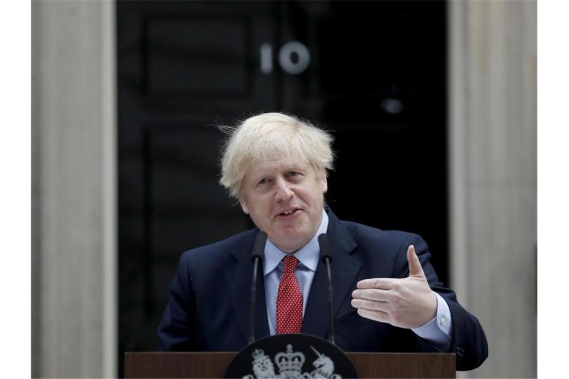 Großbritannien registriert zweitmeiste Corona-Tote in Europa Premierminister Boris Johnson gibt am 27. April eine Erklärung an seinem ersten Arbeitstag nach der Genesung von Covid-19 in der 10. Downing Street ab. Foto: Frank Augstein/AP/dpa