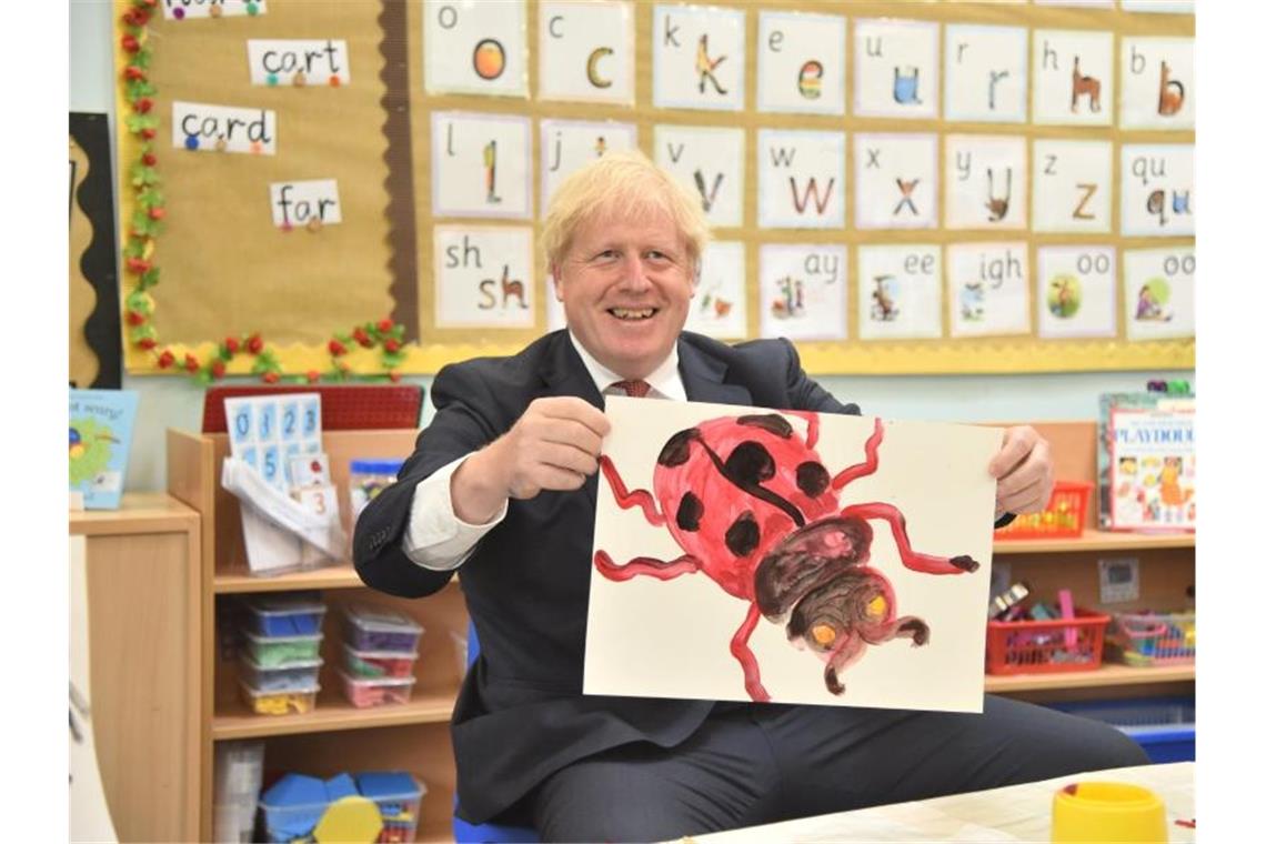 Premierminister Boris Johnson im vergangenen Monat beim Besuch einer Schule in der Grafschaft Kent. Foto: Jeremy Selwyn/Evening Standard/PA Wire/dpa