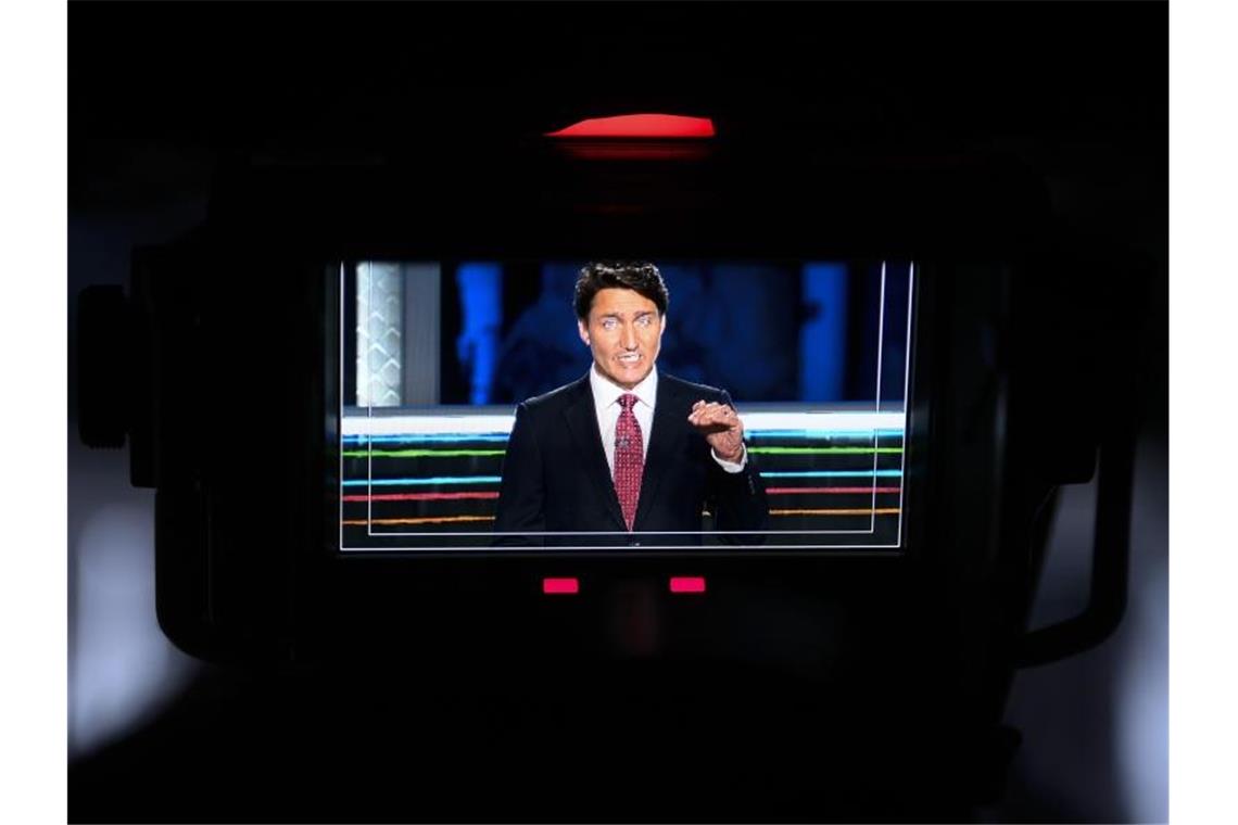 Neuwahl in Kanada: Trudeau bei TV-Debatte unter Druck Premierminister Justin Trudeau geriet bei der letzten Fernsehdebatte der Spitzenkandidaten unter Druck. Foto: Justin Tang/The Canadian Press via ZUMA Press/dpa