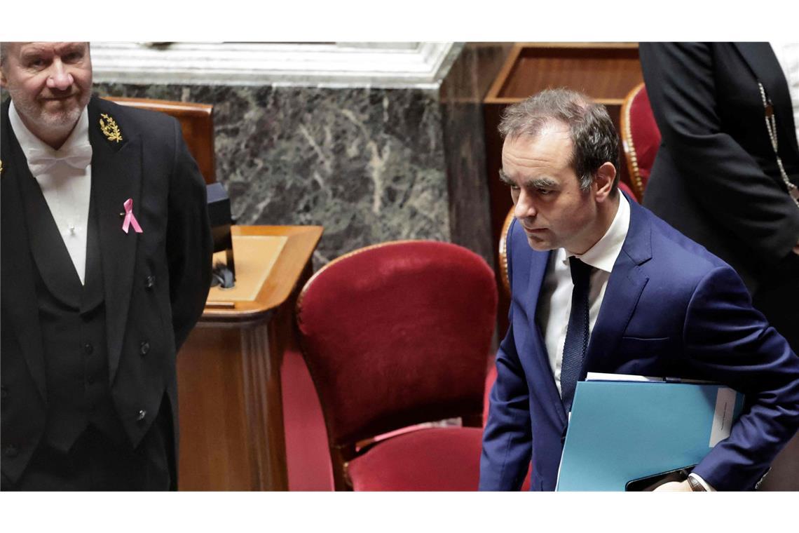 Frankreichs neue Regierung übersteht beide Misstrauensvoten Premierminister Sébastien Lecornu und seine Mitte-Rechts-Regierung haben den ersten von zwei Misstrauensanträgen der Opposition überstanden.