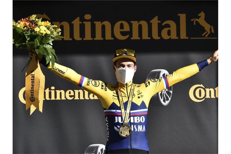 Primoz Roglic feierte seinen ersten Etappensieg bei der 107. Frankreich-Rundfahrt. Foto: Anne-Christine Poujoulat/AFP Pool/AP/dpa