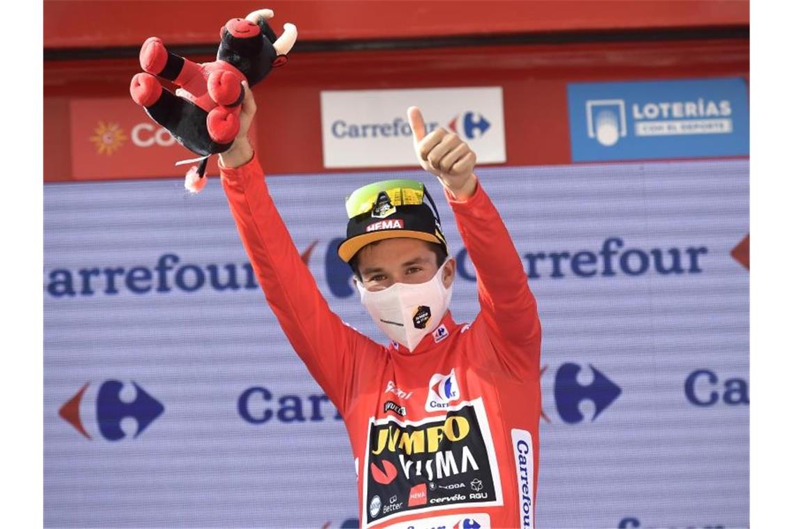 „Verrückt, oder?“: Roglic dominiert zum Vuelta-Auftakt Primoz Roglic hat schon zum Auftakt der Vuelta das Rote Trikot übernommen. Foto: Alvaro Barrientos/AP/dpa