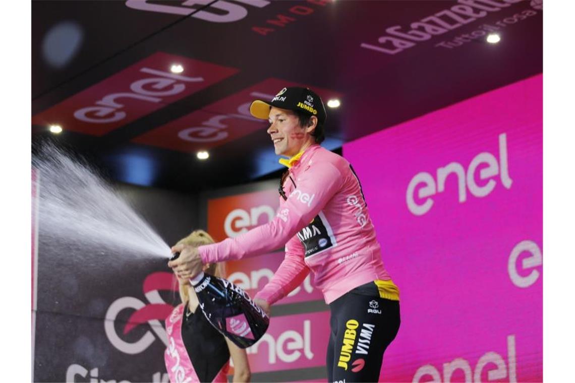Primoz Roglic im Rosa Trikot des Giro-Spitzenreiters. Foto: Yuzuru Sunada/BELGA