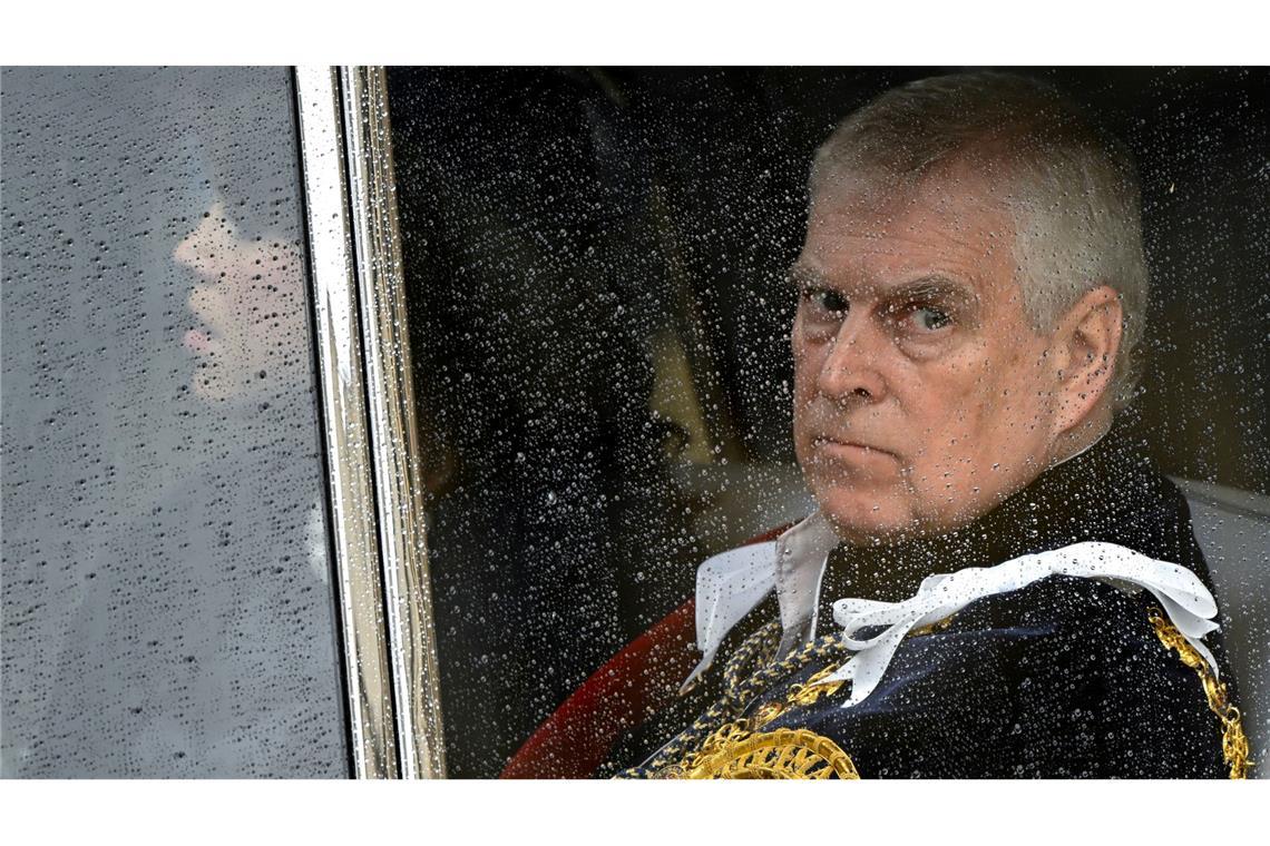 Prinz Andrew legt im Zuge des Epstein-Skandals Titel und Ehrungen ab. (Archivbild)