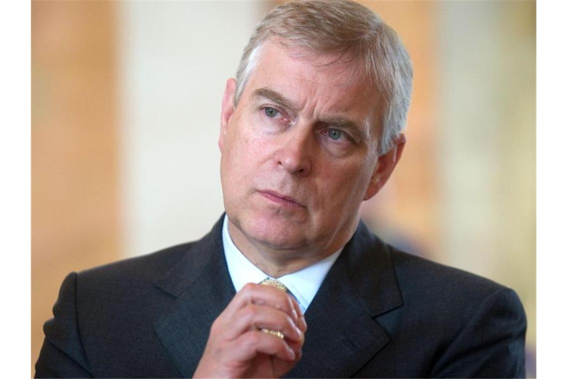 Epstein-Skandal: Opfer erneuert Vorwürfe gegen Prinz Andrew Prinz Andrew steht wegen seiner Verbindung zu Jeffrey Epstein heftig unter Druck. Foto: Swen Pförtner/dpa