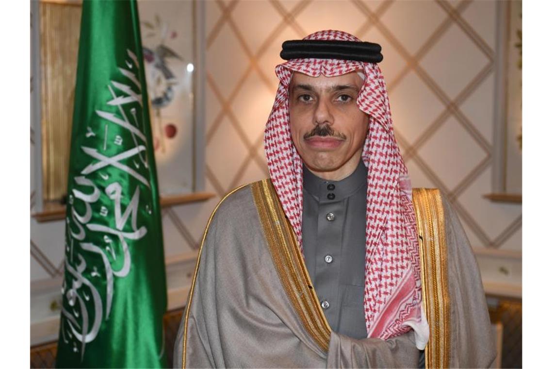 Warnung vor „Kettenreaktion“ bei Atombewaffnung Irans Prinz Faisal bin Farhan al-Saud, Außenminister von Saudi-Arabien. Foto: Felix Hörhager/dpa