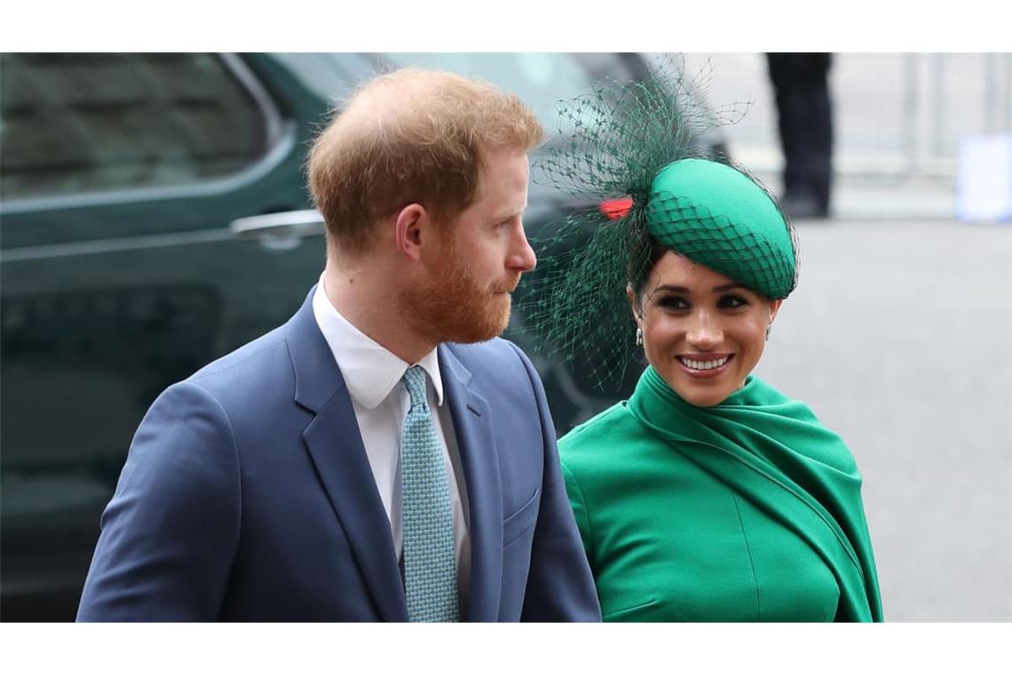 Prinz Harry (L) und Meghan kommen am Commonwealth-Tag zum Commonwealth Service in Westminster Abbey, London, an. Der Gottesdienst war die letzte offizielle Veranstaltung des Herzogs und der Herzogin von Sussex, bevor sie das königliche Leben aufgaben. Ihr Rückzug aus der Monarchie und der Wegzug aus Großbritannien wurde in den Medien auch als "Megxit" bezeichnet.