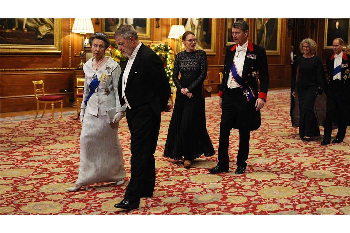 Prinzessin Anne mit dem früheren deutschen Botschafter Wolfgang Dold, hinter den beiden ihr Ehemann Timothy Laurence.