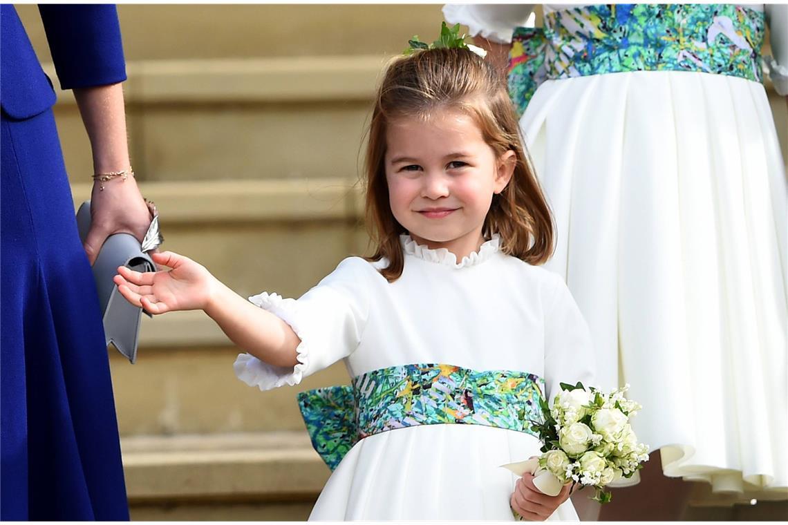 Prinzessin Charlotte, hier drei Jahre alt, auf der Hochzeit von Prinzessin Eugenie und Jack Brooksbank auf Schloss Windsor.