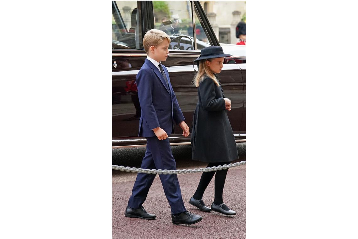 Prinzessin Charlotte und Prinz George bei der Trauerfeier für Queen Elizabeth II. in London.
