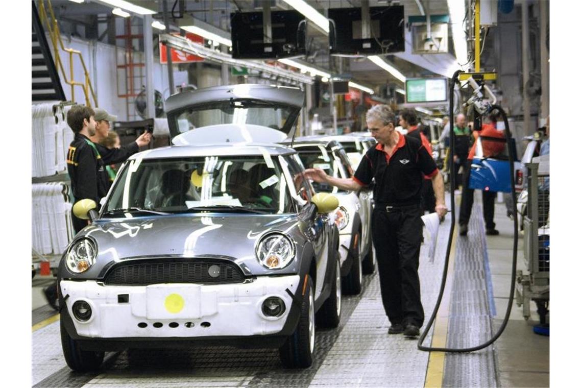 Produktion von Mini-Fahrzeugen im Werk in Oxford: Gut 60.000 Arbeitsplätze in der deutschen Autoindustrie sind vom Brexit betroffen. Foto: BMW/BMW AG/dpa
