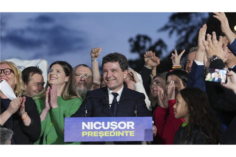 Proeuropäer Nicusor Dan gewinnt die Präsidentenwahl in Rumänien.