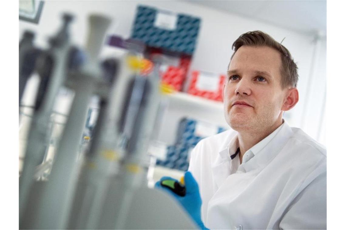 Professor Hendrik Streeck, Direktor des Institut für Virologie an der Uniklinik in Bonn. Foto: Federico Gambarini/dpa
