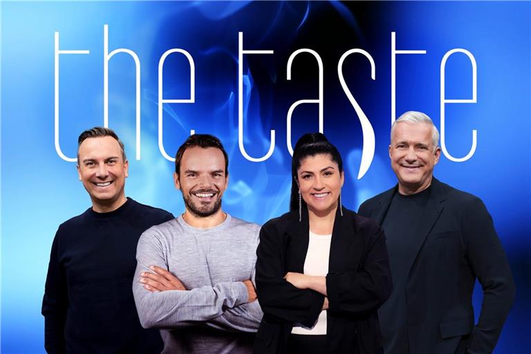 Prominente Gourmet-Zugänge: Elif Oskan (3.v.l.) und Steffen Henssler (2.v.l.) feiern als neue Juroren Premiere bei "The Taste" und unterstützen Tim Raue (l.) und Alexander Herrmann (r.).