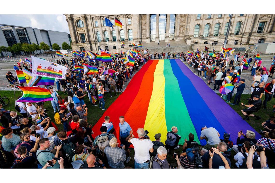 Bilder des Tages Protest zum Christopher Street Day