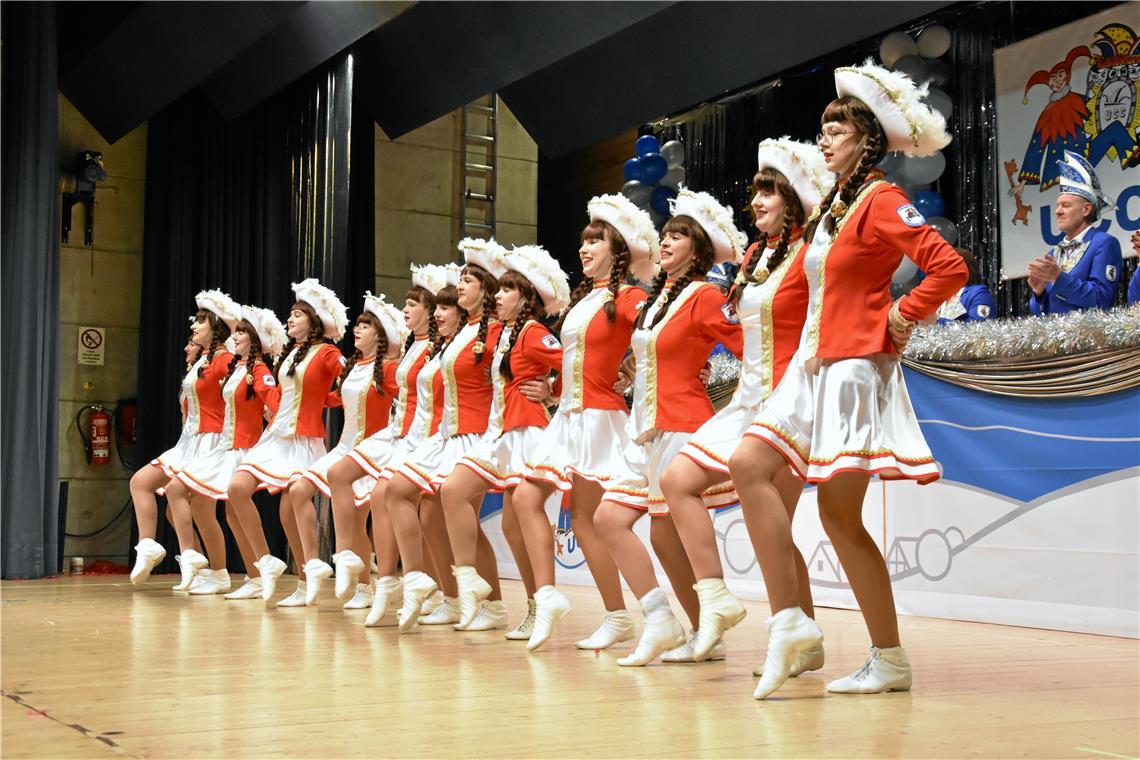 Prunksitzung Unterweissacher Carnevals-Club (UCC) 2024 in Seeguthalle Cottenweil...