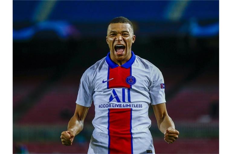 PSG-Star Kylian Mbappé traf dreifach in Barcelona. Foto: Joan Monfort/AP/dpa