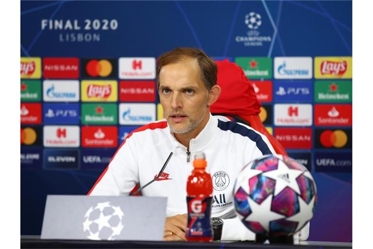 PSG-Trainer Thomas Tuchel lobt den FC Bayern und Coach Hansi Flick, sieht sich und sein Team jedoch gut vorbereitet. Foto: -/Getty Images via UEFA/dpa
