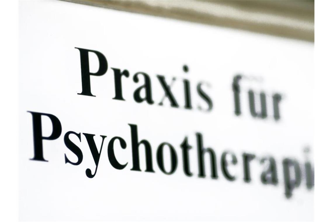Psychotherapeuten befürchten während der Corona-Krise eine Welle von Erkrankungen. Foto: Jens Wolf/zb/dpa