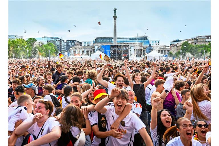 Public Viewing fand zuletzt bei der EM auf dem Schlossplatz statt.