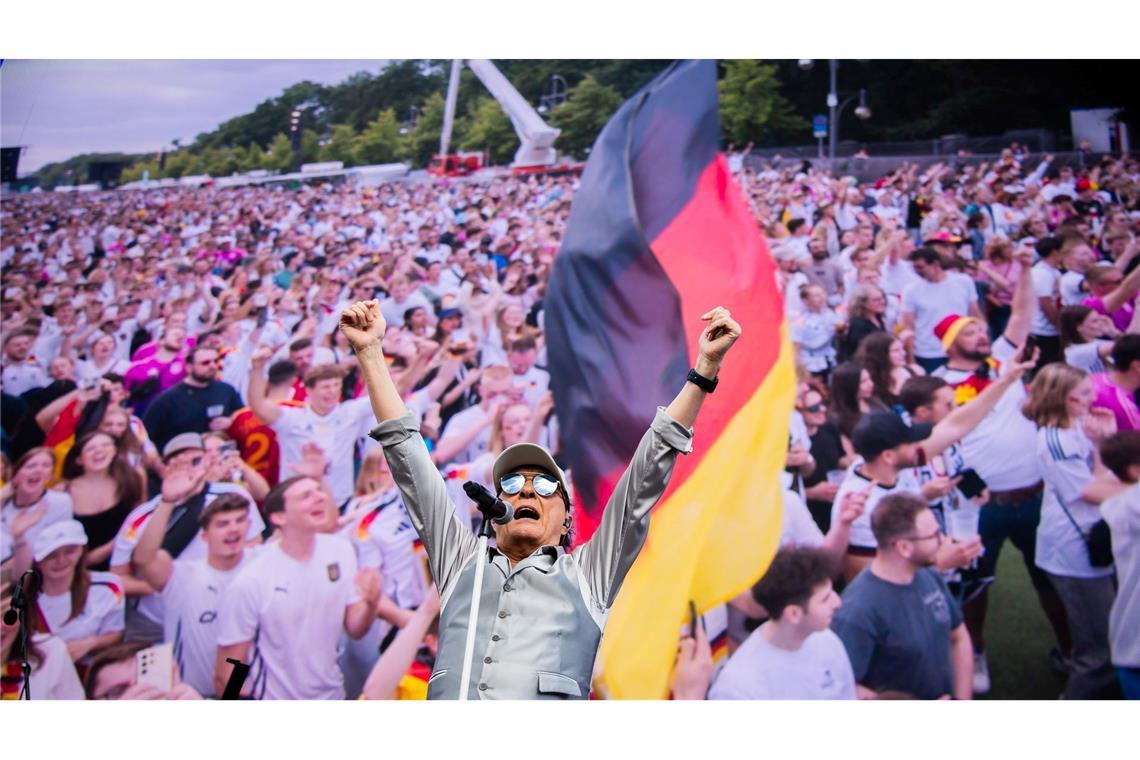Public Viewing in der Nacht? Deutsche WM-Fans müssen mitunter lange wach bleiben. (Archivbild)