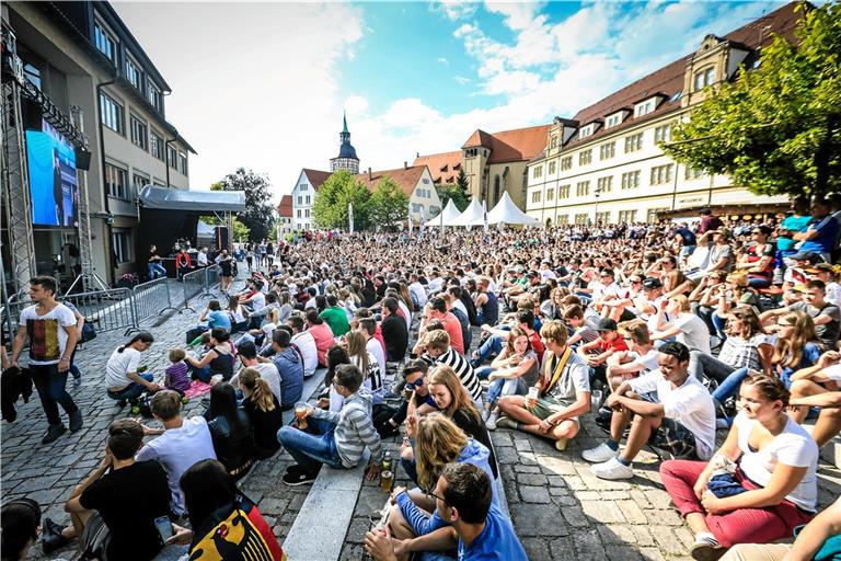 Public Viewing wie am Straßenfest-Sonntag 2016 bei der EM auf dem Stiftshof wird es dieses Jahr nicht geben. Archivfoto Alexander Becher